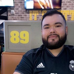 Meet your Posher, Ulises